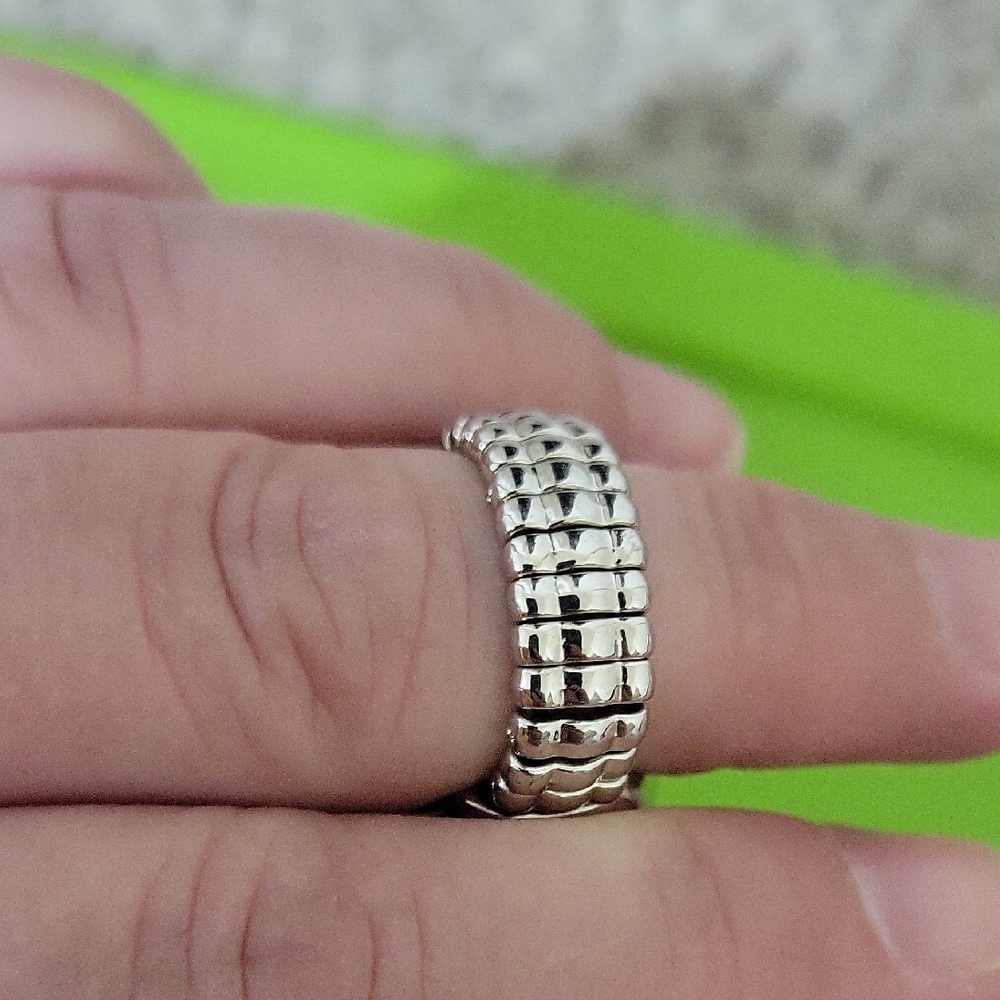 Silver And Black Geometric Pattern Ring - image 3